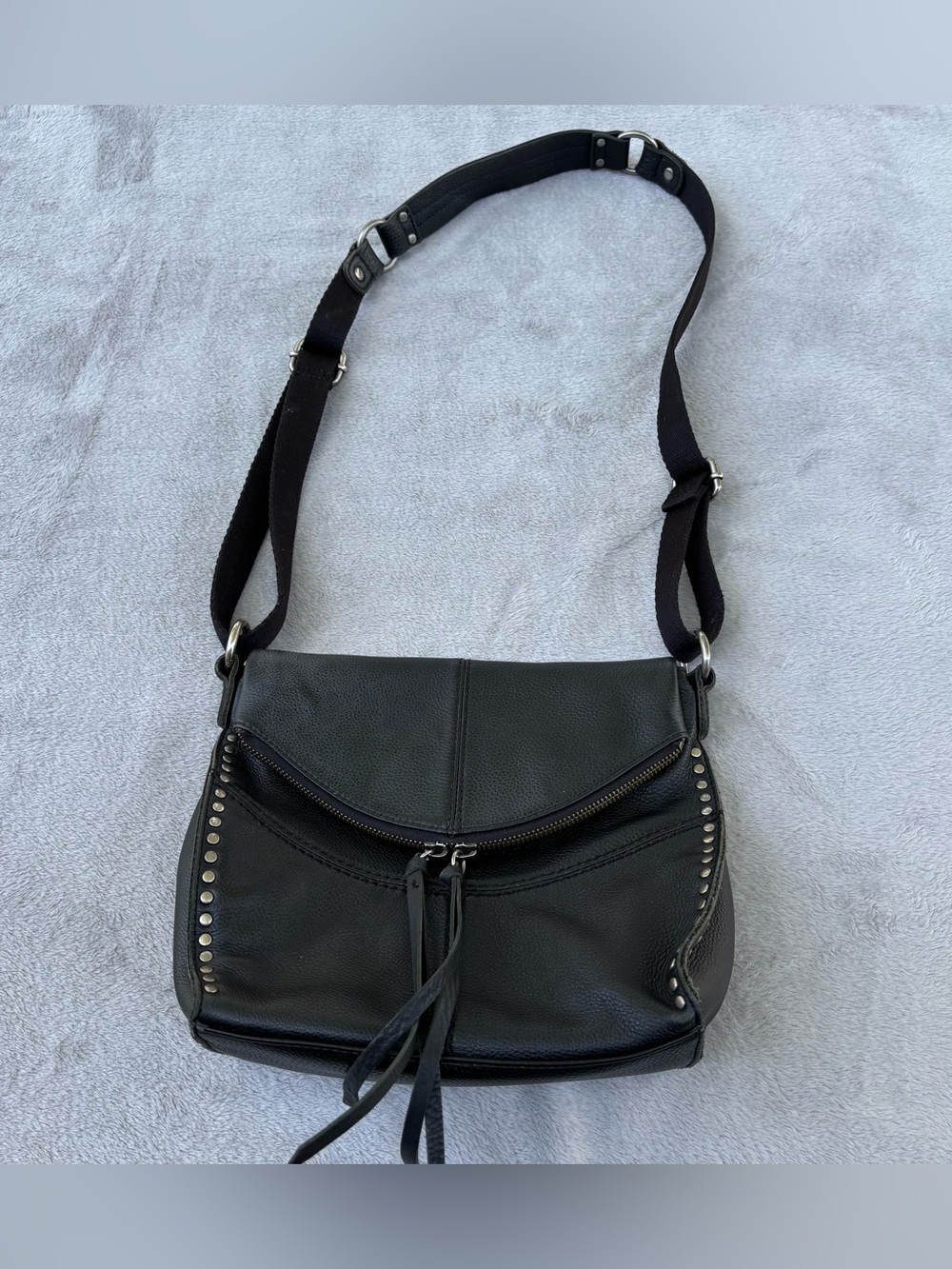 The Sak- Leather Crossbody Saddlebag Black Adjustable Strap Double Zipper READ